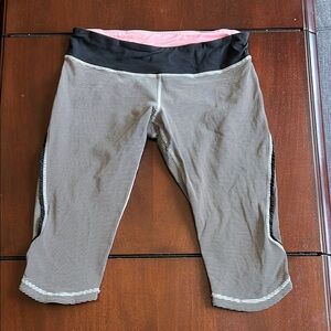 Lululemon black and white striped crops size 10